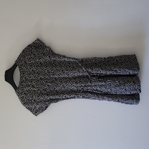 Abercrombie & Fitch short sleeve button up dress black daisy with pockets - Picture 4 of 7